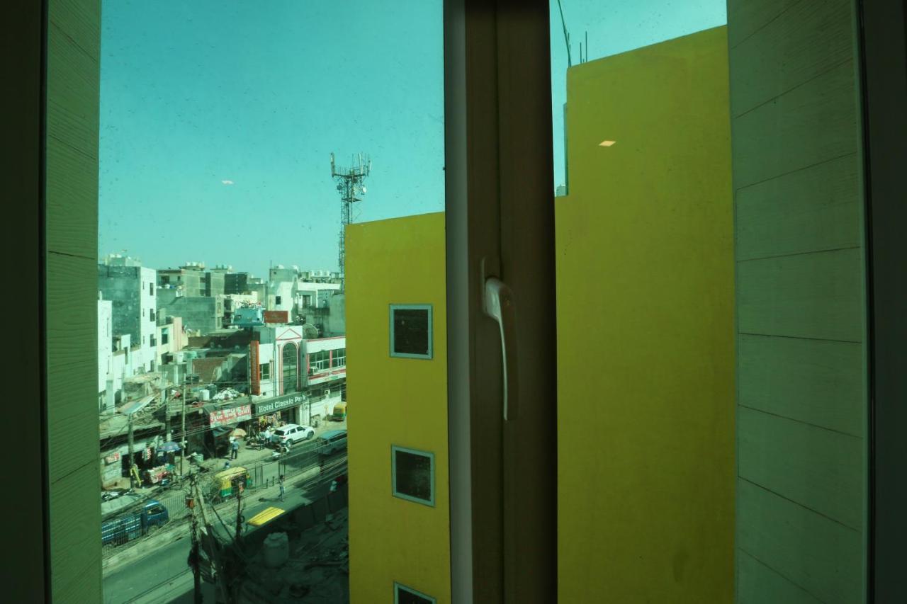 Hotel Sky Wood At Airport New Delhi Exterior foto