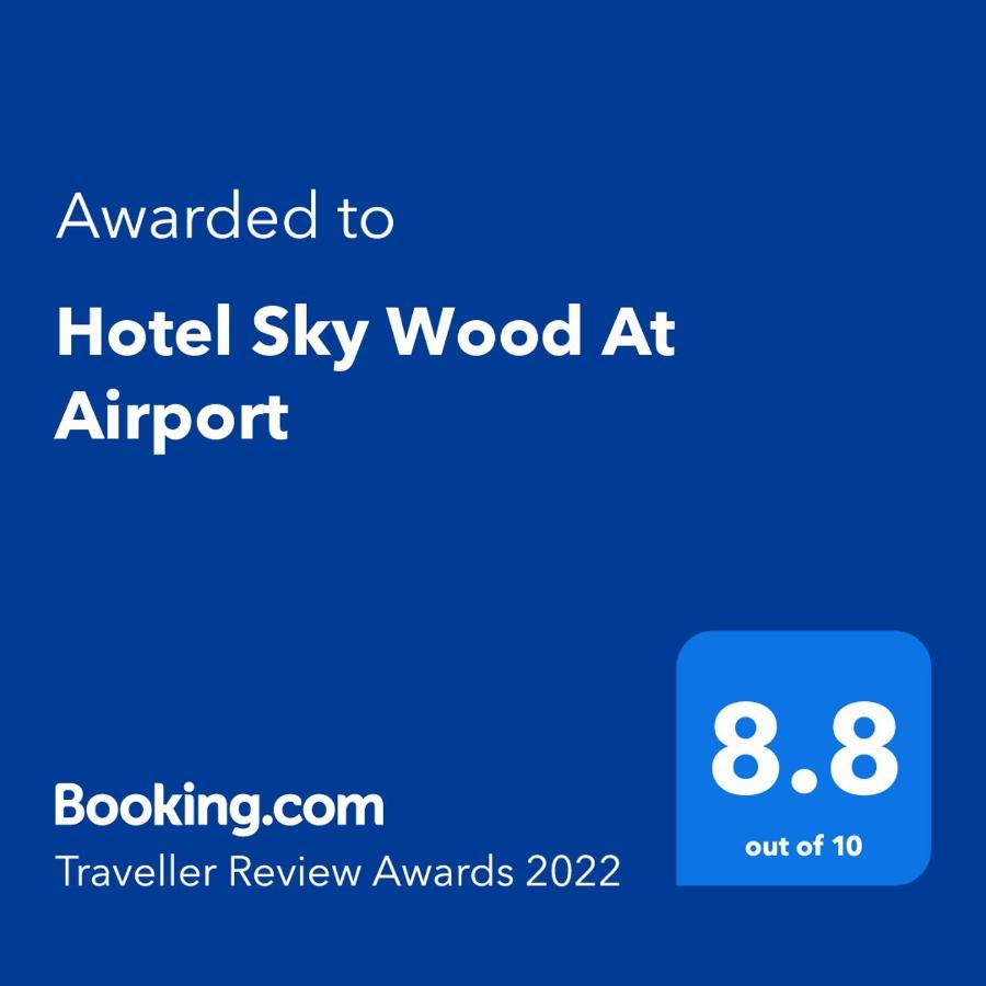 Hotel Sky Wood At Airport New Delhi Exterior foto